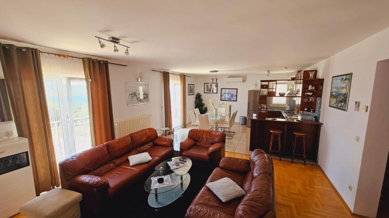 Apartment House Berry พรีมอชเตน ภายนอก รูปภาพ